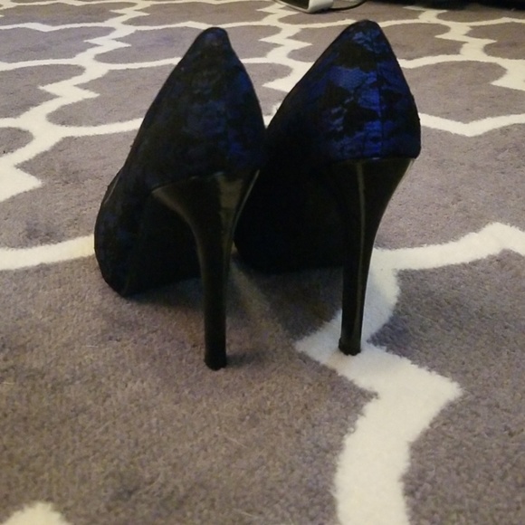 Heels - Picture 4 of 5